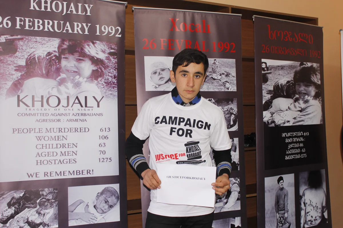 Gürcü gənclər ​“Xocalıya ədalət!” imzatoplama aksiyasına qoşulub