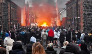 В Северной Ирландии 15 полицейских получили ранения в ходе беспорядков