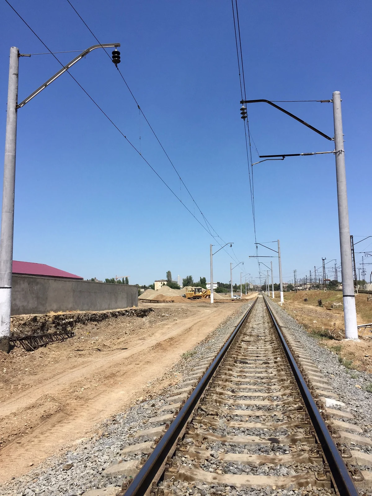 Bakıətrafı dəmir yolu xəttinin elektrik təchizatı sistemi əsaslı təmir olunur