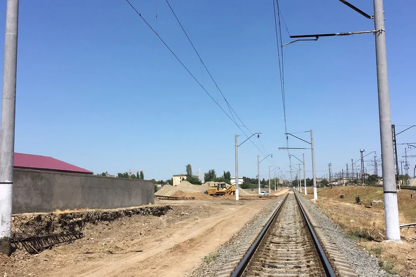 Bakıətrafı dəmir yolu xəttinin elektrik təchizatı sistemi əsaslı təmir olunur