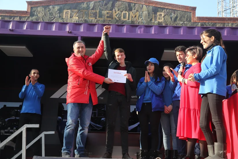 Qaxda keçirilən “Formula 1” yarışında 11-ci sinif şagirdi fərqlənib