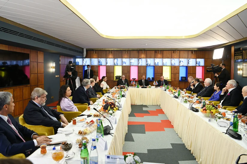 Prezident: Bizdə etnik prinsipə görə ölkəyə girişə qadağa yoxdur