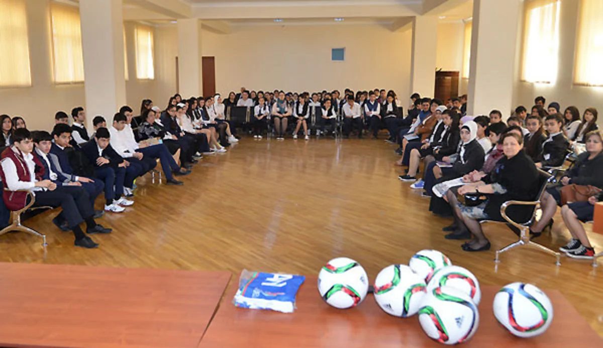 U-17 Avropa Çempionatı Azərbaycan-2016 çərçivəsində şagirdlərlə görüşlər keçirilib