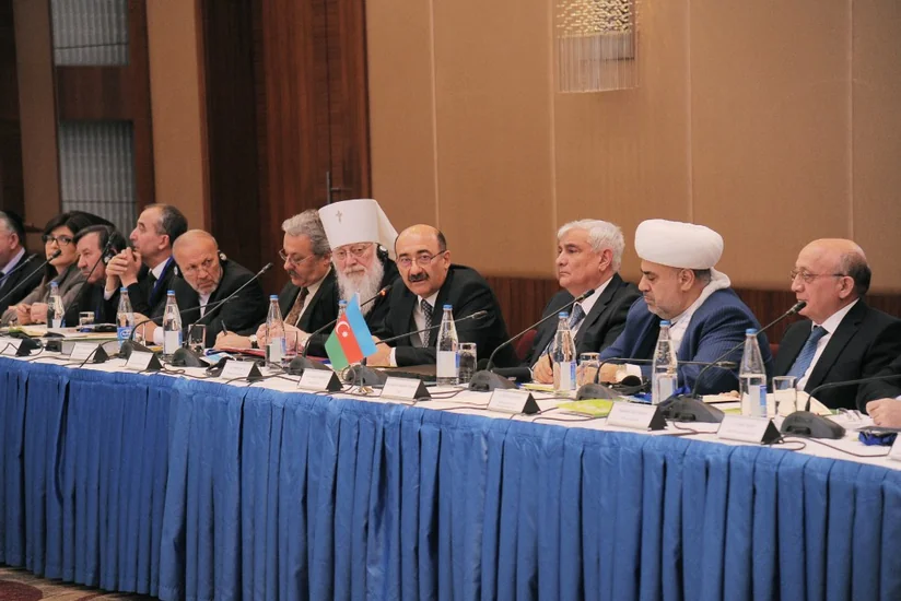 İslam Həmrəyliyi - Zamanın çağırışı mövzusunda keçirilən konfransda dünya ictimaiyyətinə müraciət qəbul edilib