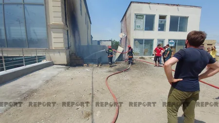 Qubada böyük ərzaq mağazasında yanğın baş verib - VİDEO