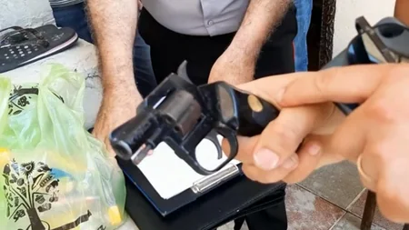 В Хырдалане задержан вооруженный мужчина