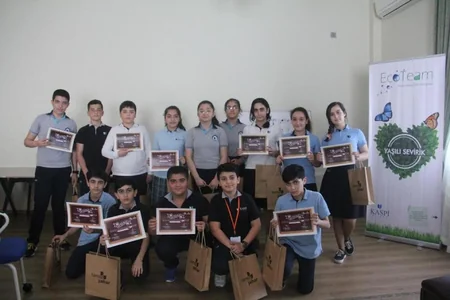 Təmiz Şəhər ASC Kaspi liseyinin şagirdlərini mükafatlandırıb