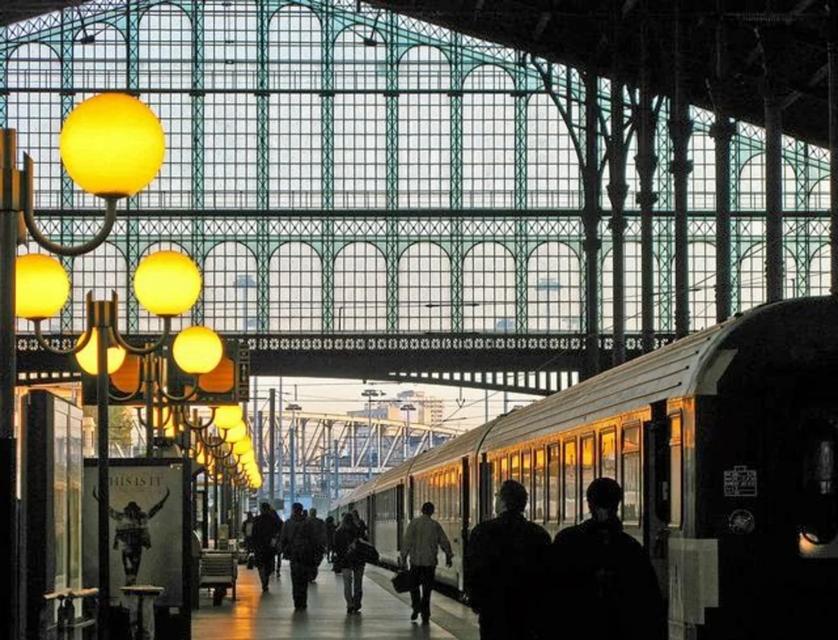 Parisdə Şimal dəmir yolu vağzalı təxliyə edilib
