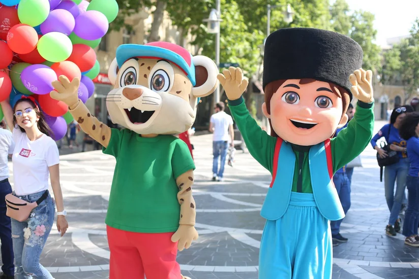 Azərbaycanda festival havası: Avropa gəncləri Bakıya axışırlar - VİDEO