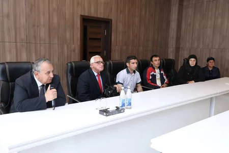 Azəriqazın rəhbərliyi Şəkidə vətəndaşların qaz problemləri ilə tanış olub