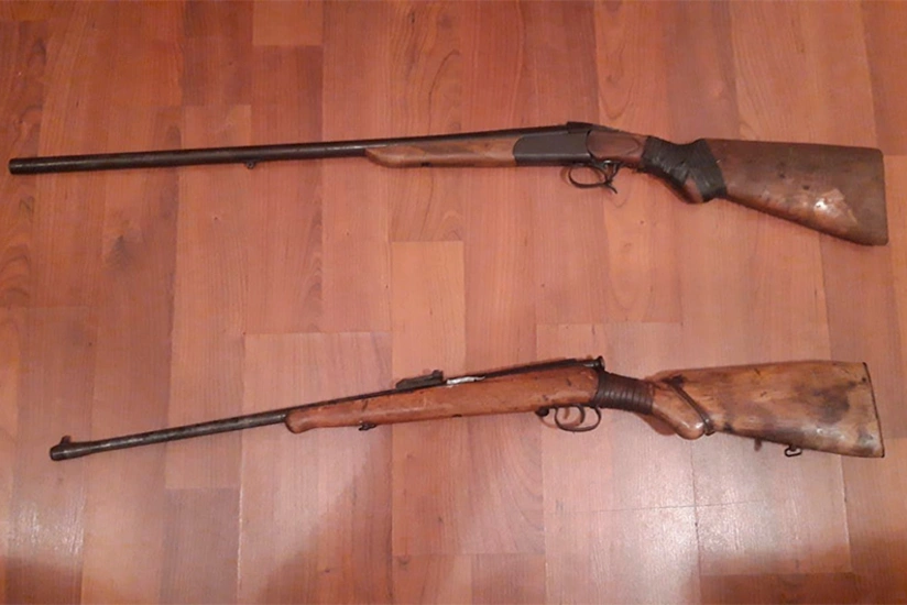Жители Огуза передали охотничьи ружья полиции