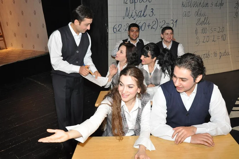 Gənc Tamaşaçılar Teatrının aktyorları Beynəlxalq Yay Teatr Məktəbində təcrübə keçirlər