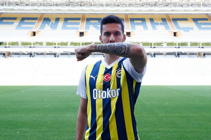 Fənərbağça Türkiyə millisinin hücumçusunu transfer edib