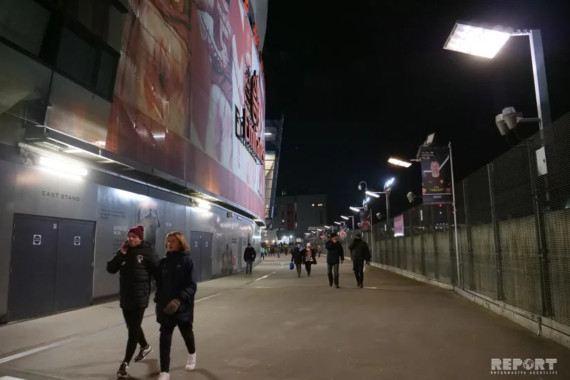 Azərbaycanı tanımayan ingilis azarkeşlər, qondarma erməni bayrağı və Arsenalın möhtəşəm stadionu...