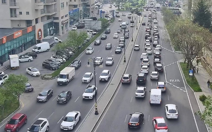 Bakının bir çox yollarında tıxac müşahidə edilir - SİYAHI