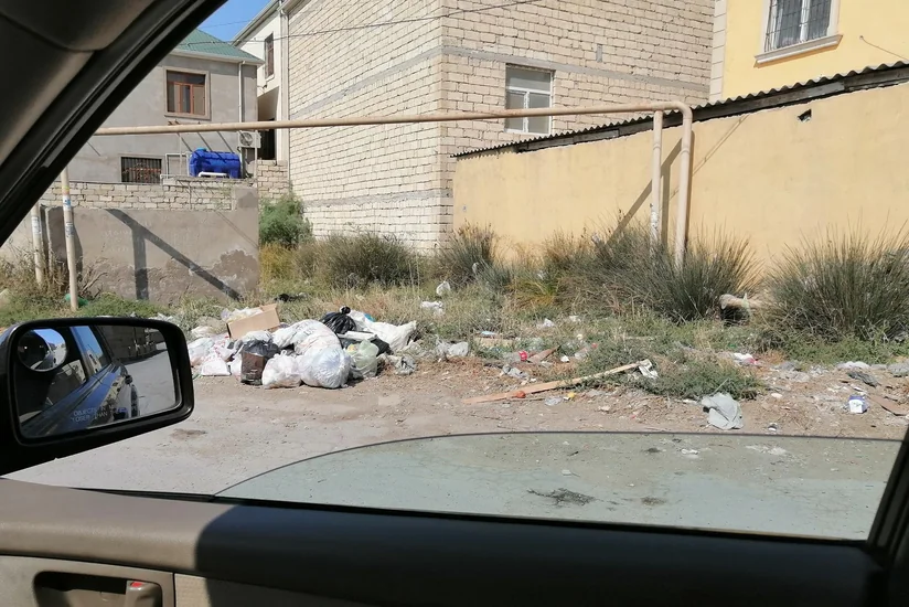 Masazır sakinləri küçələrə zibil qablarının qoyulmamasından şikayətlənirlər - FOTO