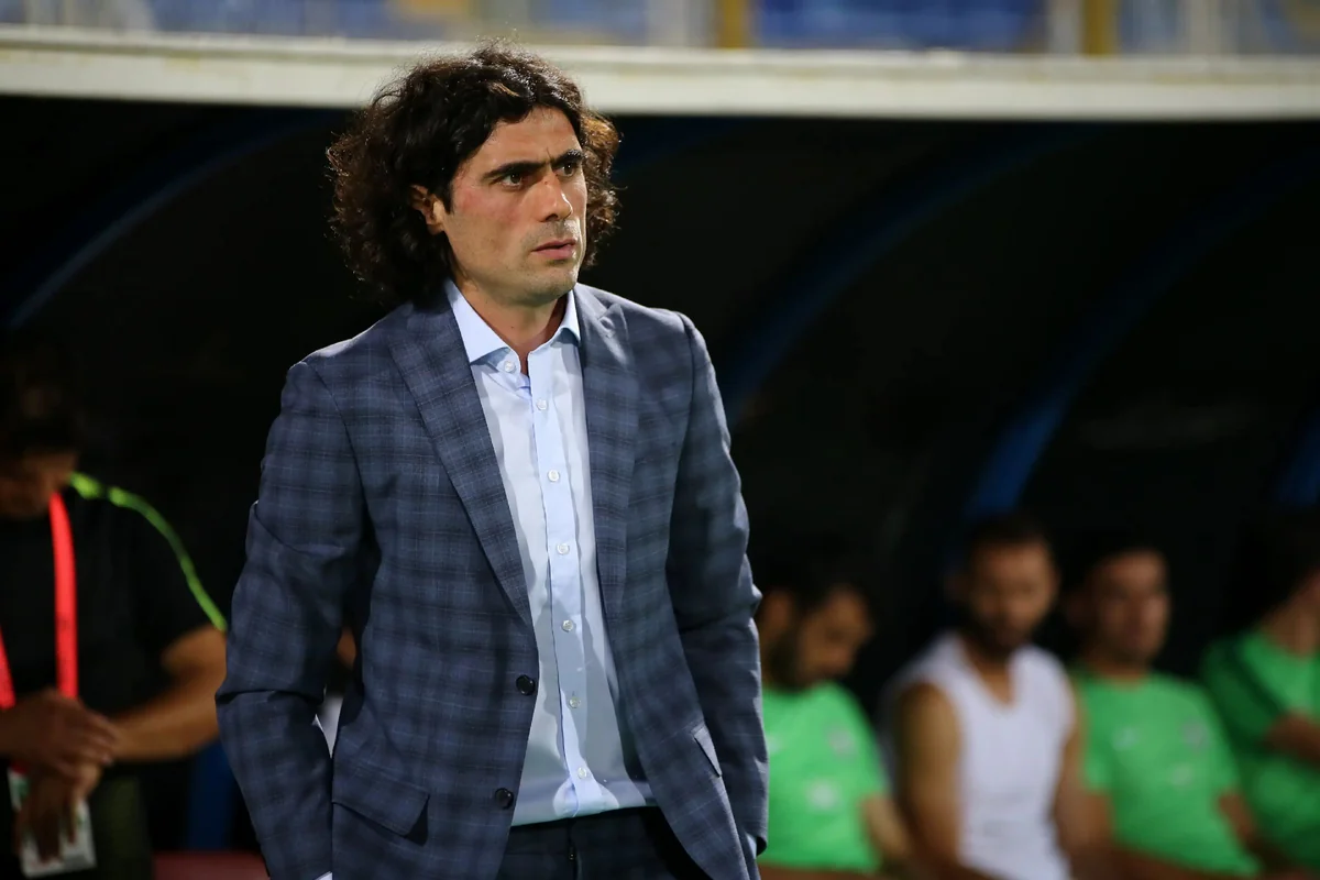 Türkiyədə çıxış edən azərbaycanlı futbolçunun komandası baş məşqçisi ilə vidalaşıb