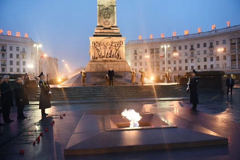 President Ilham Aliyev visits Victory Square in Minsk