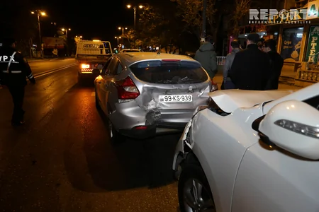 Bakıda sürücü maşını qadına yol verən avtomobilə çırpıb, piyada yaralanıb - FOTO - VİDEO - YENİLƏNİB