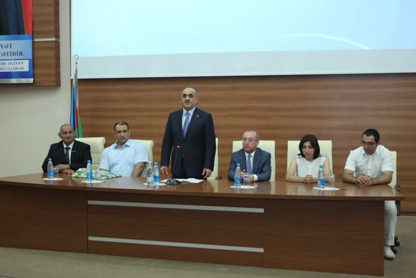Səlim Müslümov Bakı-2015də medal qazanan paralimpiyaçılarla görüşüb
