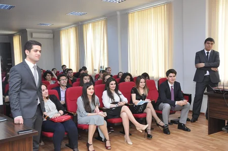 Polşanın səfiri ADU-nun tələbələrinə mühazirə oxuyub