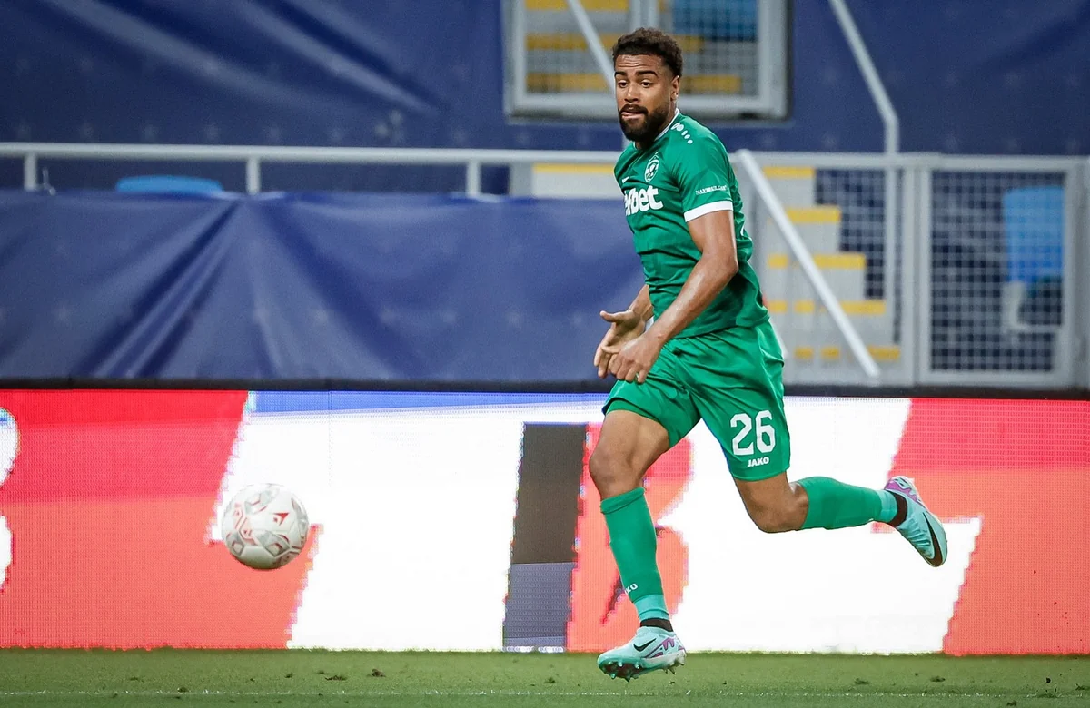 Qarabağın rəqibinin futbolçusu Türkiyə Superliqasında çıxış edəcək