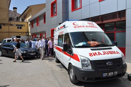 ​AKP-dən olan millət vəkilinin avtomobili qəzaya düşüb, 5 nəfər xəsarət alıb - FOTO