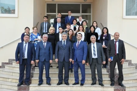 ​Turizm Universiteti ilə Mədəniyyətşünaslıq Mərkəzi arasında memorandum imzalanıb