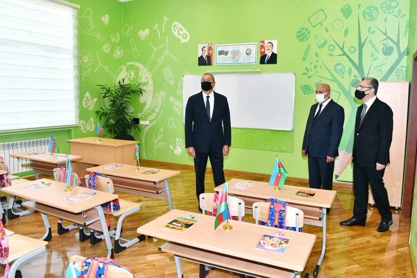 Prezident Sabunçuda 71 saylı tam orta məktəbdə yaradılan şəraitlə tanış olub