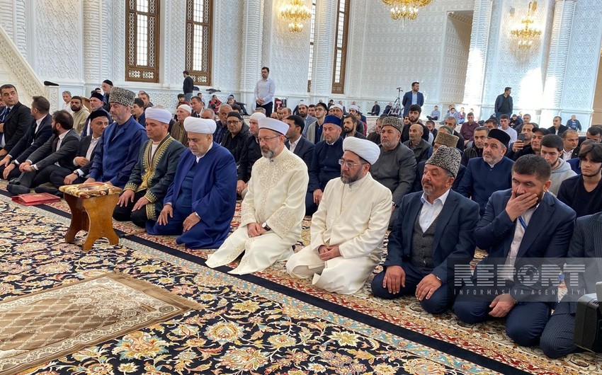 TDT-nin müsəlman dini liderləri Heydər məscidində Cümə namazı qılıblar