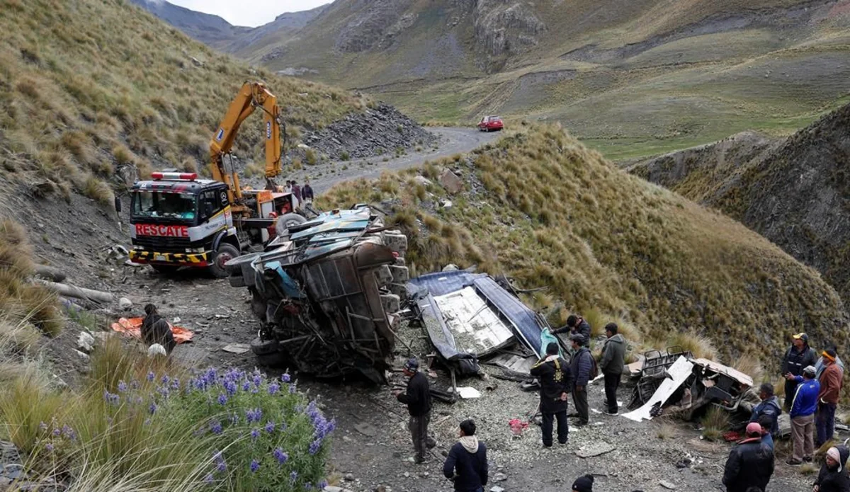 3 killed, 19 injured after bus plunges into ravine in Bolivia