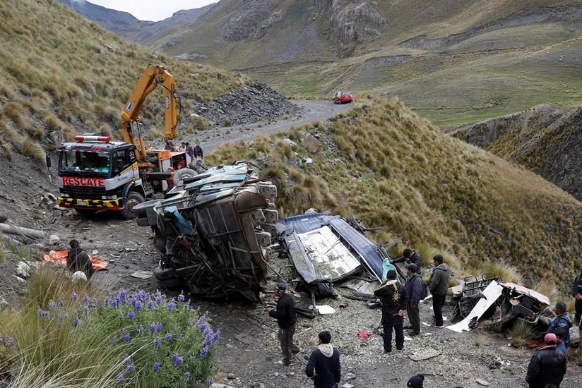 3 killed, 19 injured after bus plunges into ravine in Bolivia