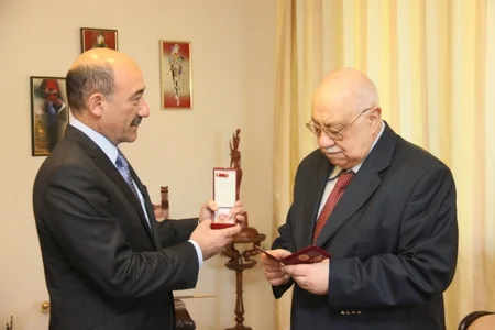 Minister Abulfas Garayev visited prominent Azerbaijani writer