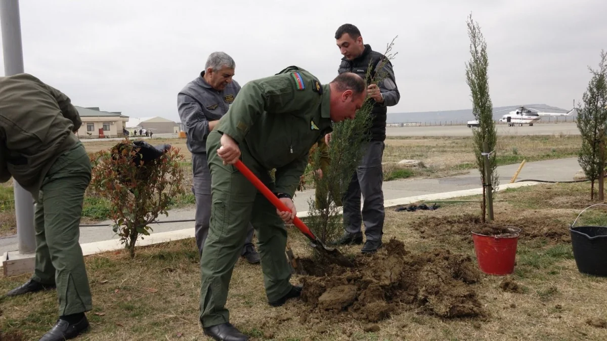 FHN-in Aviasiya dəstəsində “Heydər Əliyev İli” çərçivəsində ağacəkmə aksiyası keçirilib