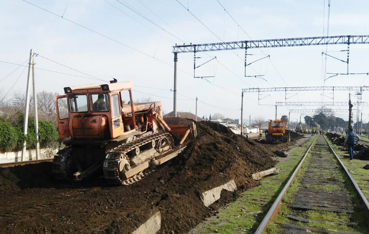 Dəmir yolunun cənub istiqamətində əsaslı təmir işləri aparılır