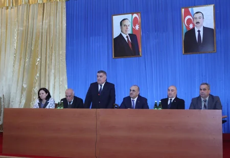 Səlim Müslümov Ağsu rayon ictimaiyyətinin nümayəndələri ilə görüşüb