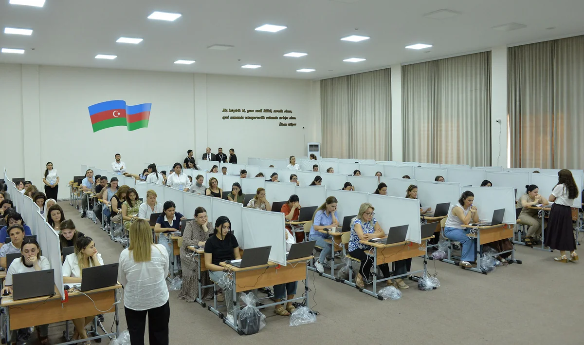 Руководители СМИ и инфлюенсеры понаблюдали за сертификационным экзаменом для учителей