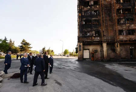 President visits area of the high-rise building hit by fire in Binagadi, Baku