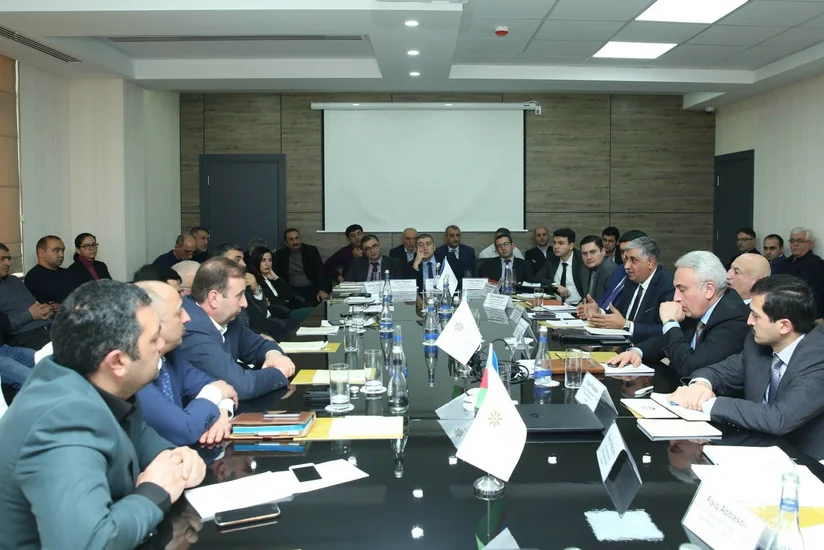 Ət və quşçuluq məhsullarının istehsalçıları ilə müzakirələr aparılıb