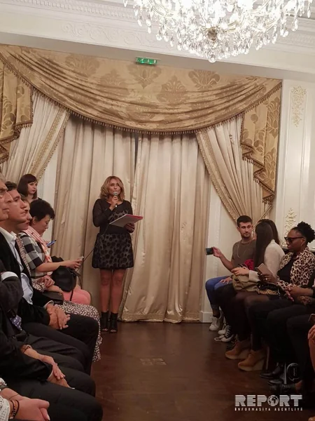 Parisdə azərbaycanlı modelyerin kolleksiyası nümayiş olunub - FOTO