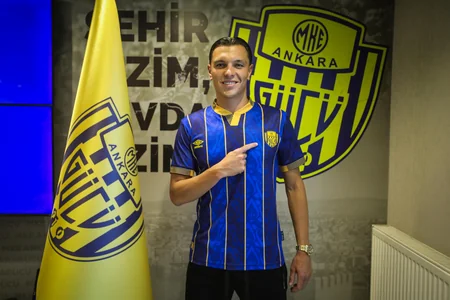 Azərbaycan millisinin üzvü Türkiyə klubuna transfer olunub