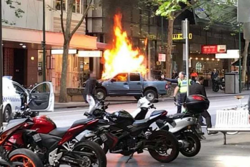 Avstraliyada bıçaqla insanlara hücum etmiş şəxs partlayış törətmək istəyib