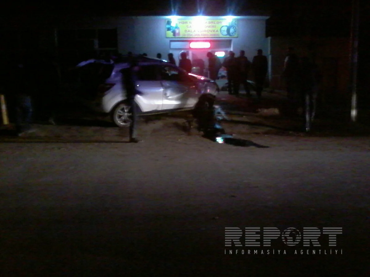 ​Tovuzda it qəzaya səbəb olub, maşın ticarət obyektinə çırpılıb - FOTO