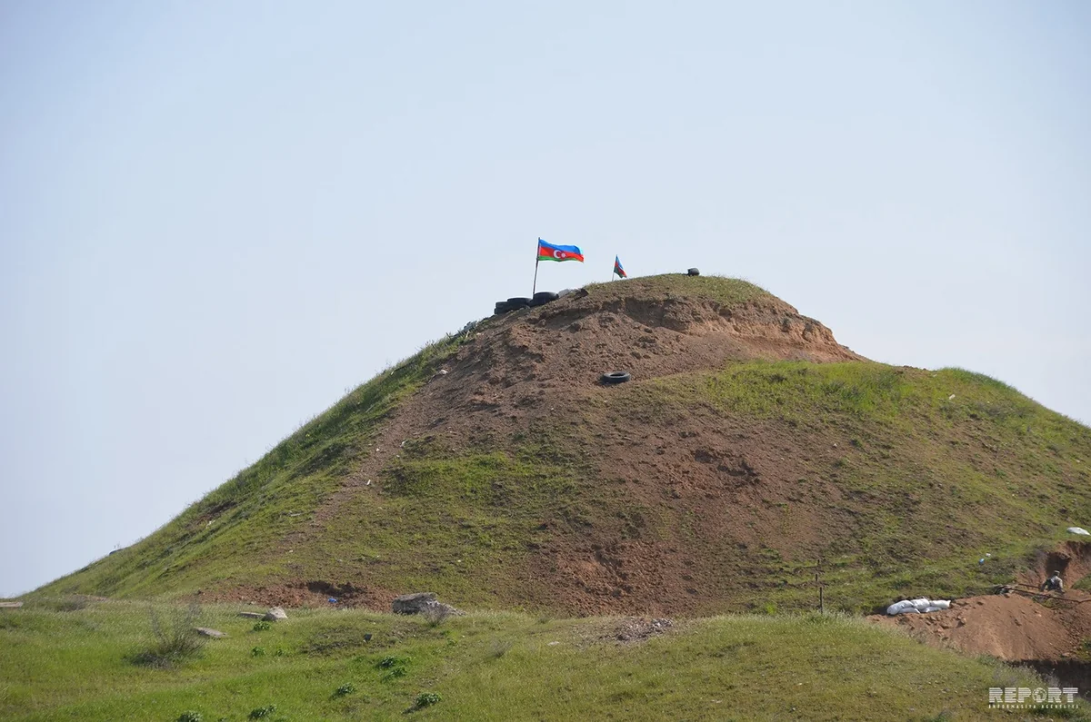 Aprel döyüşlərinin iştirakçıları: Düşmənin əsgərləri silahı, texnikanı, postları və meyitlərini qoyub geri qaçırdılar