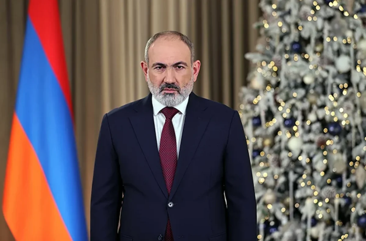 Paşinyan xalqa Yeni il müraciətində ağrı, təəssüf hissindən danışaraq üzr istəyib