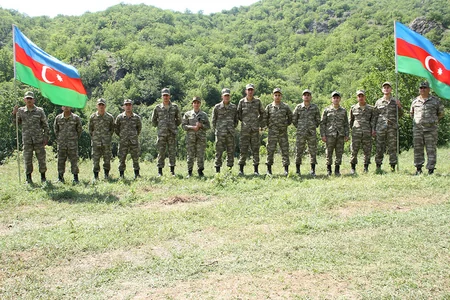 Milli Qurtuluş Günü azad edilmiş ərazilərdə dislokasiya olunmuş bölmələrimizdə qeyd edilib