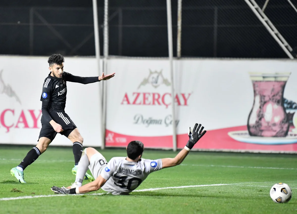 Qarabağın aparıcı futbolçusu Kayratla oyunu buraxa bilər