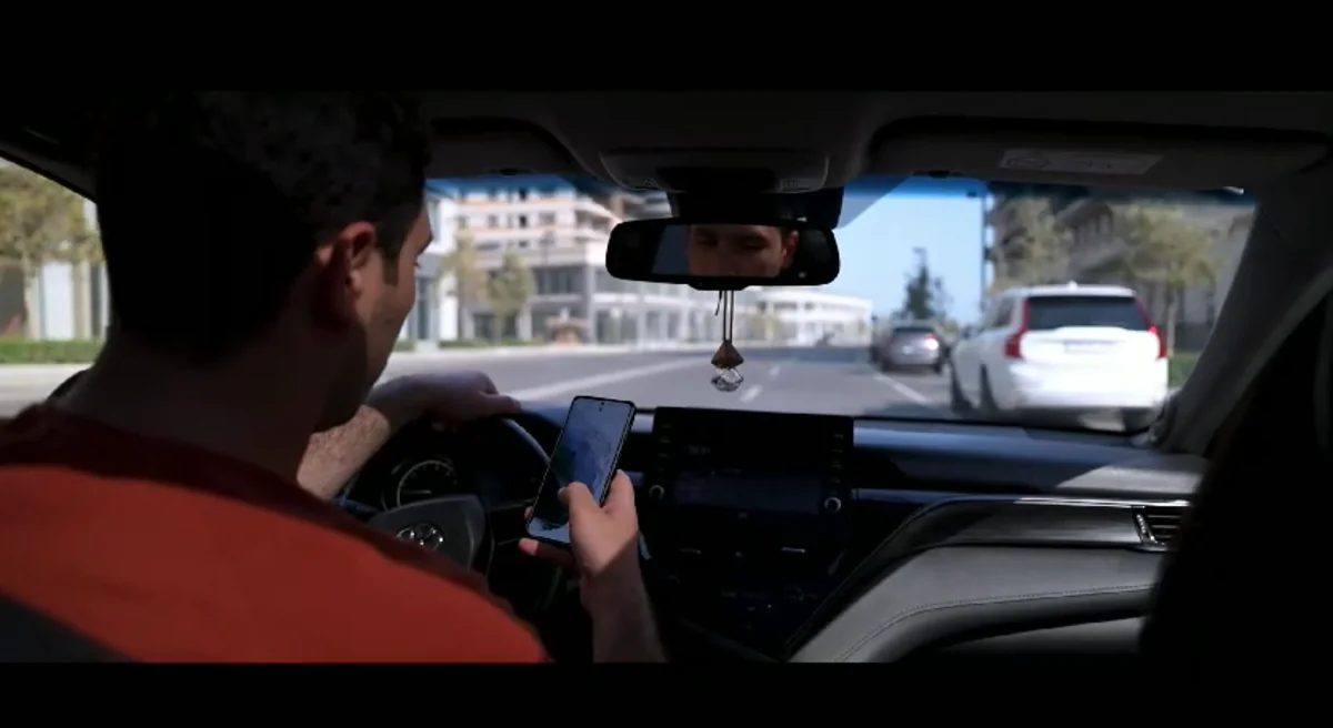 NİİM sükan arxasında mobil telefondan istifadə edən sürücülərə müraciət edib