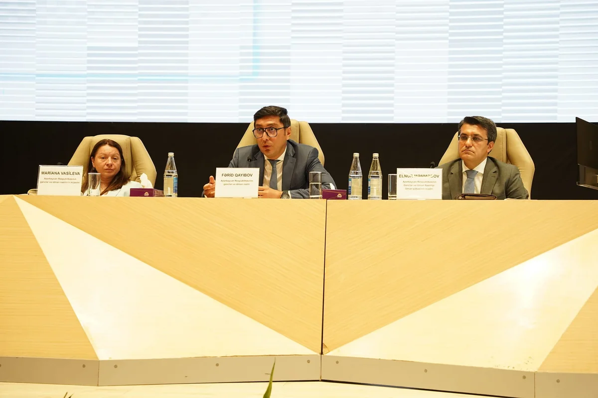 Fərid Qayıbov idman federasiyalarının nümayəndələri ilə görüşüb