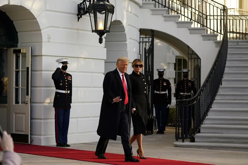 Tramp Ağ Evlə vidalaşdı